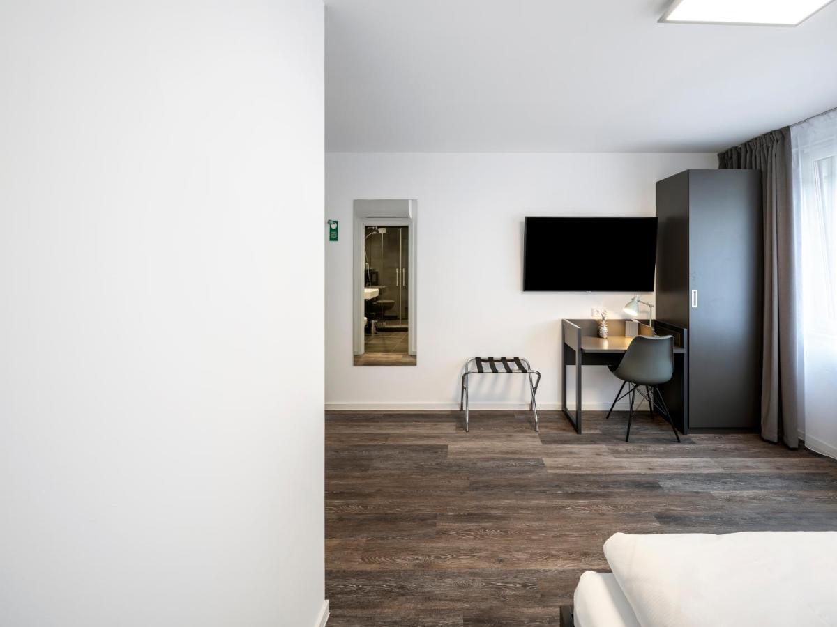 Boarding World Smart Hotel 4*